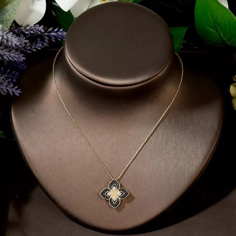 2ct Black Sapphire Venetian Fleur Pendant - Picture 4 of 13